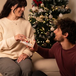 Il Brindisi È Solo Una Scusa. Il Regalo Sei Tu